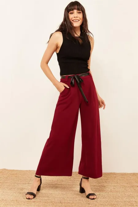 Kadın Bordo Deri Kuşaklı Bol Pantolon Kadın Bordo Deri Kuşaklı Bol Pantolon