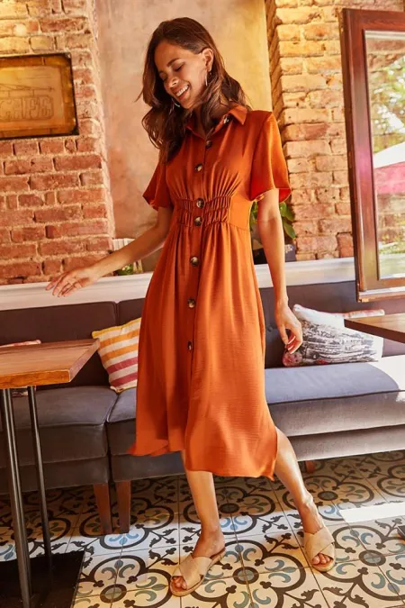 Kadın Kiremit Düğmeli Kısa Kollu Midi Boy Elbise Kadın Kiremit Düğmeli Kısa Kollu Midi Boy Elbise