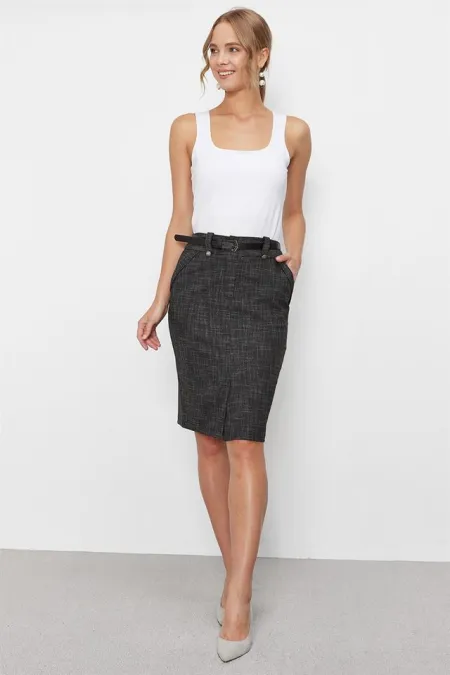 Kadın Siyah Kemerli Desenli Kısa Etek