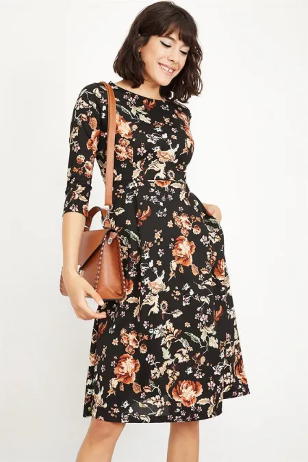 Kadın Siyah Kayık Yakalı Desenli Midi Boy Elbise Kadın Siyah Kayık Yakalı Desenli Midi Boy Elbise