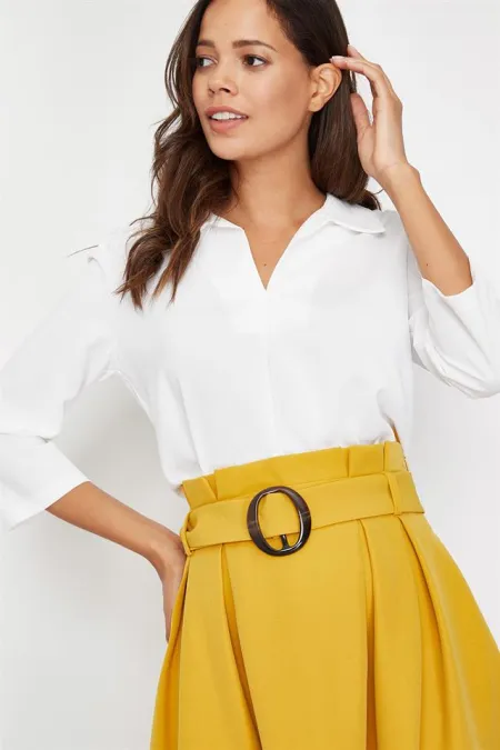 Kadın Beyaz Yakası Açık Bluz Kadın Beyaz Yakası Açık Bluz