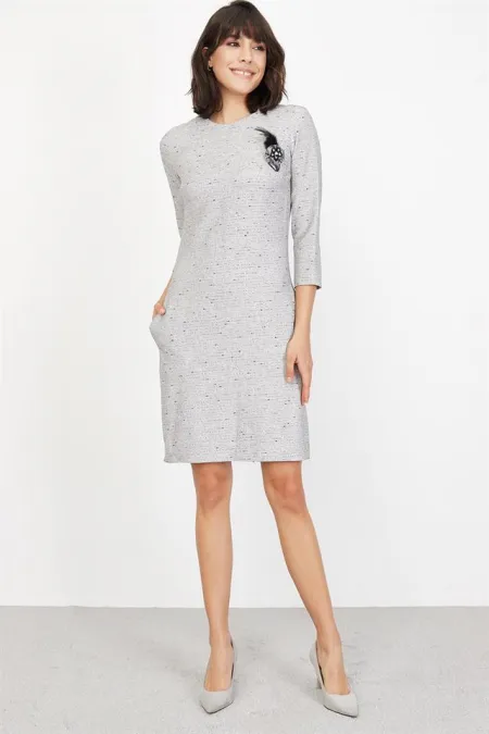 Kadın Gri Broş Detaylı Elbise Kadın Gri Broş Detaylı Elbise