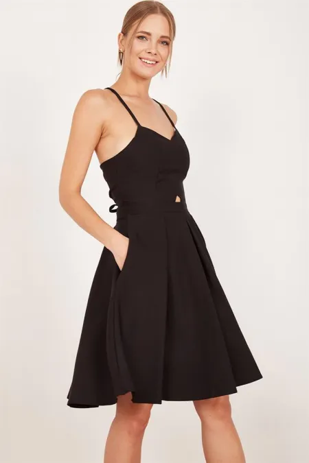 Kadın Siyah Sırtı Bağcıklı Askılı Elbise
