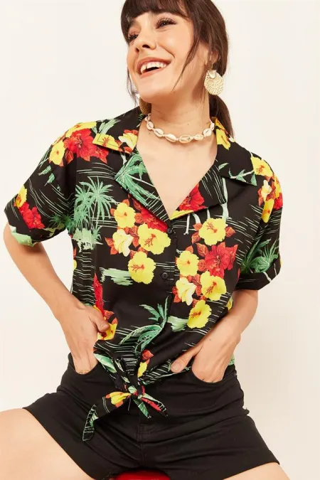 Kadın Siyah Ceket Yakalı Desenli Gömlek Kadın Siyah Ceket Yakalı Desenli Gömlek