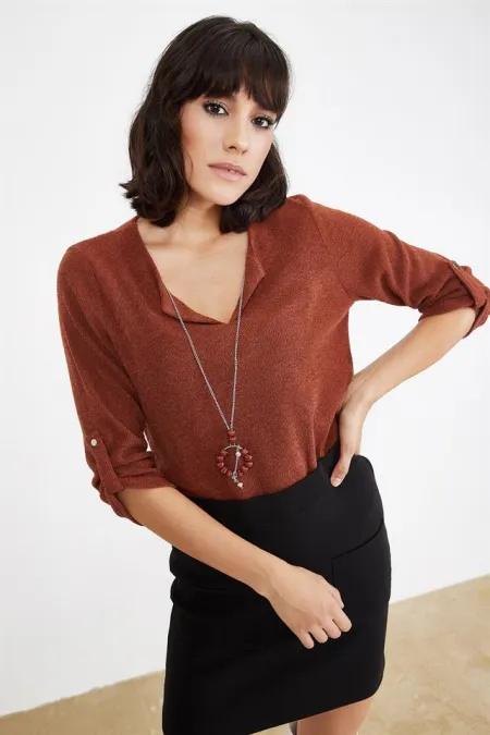 Kadın Kiremit Kolyeli Bluz Kadın Kiremit Kolyeli Bluz