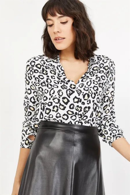 Kadın Beyaz Leopar Desenli Gömlek Kadın Beyaz Leopar Desenli Gömlek