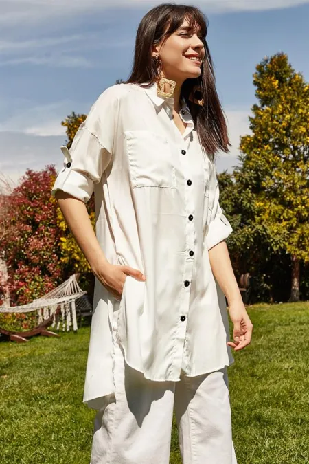 Kadın Beyaz Çift Cepli Düğmeli Tunik Kadın Beyaz Çift Cepli Düğmeli Tunik