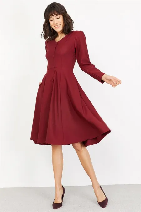 Kadın Bordo Önü Düğmeli Kloş Kesim Elbise Kadın Bordo Önü Düğmeli Kloş Kesim Elbise