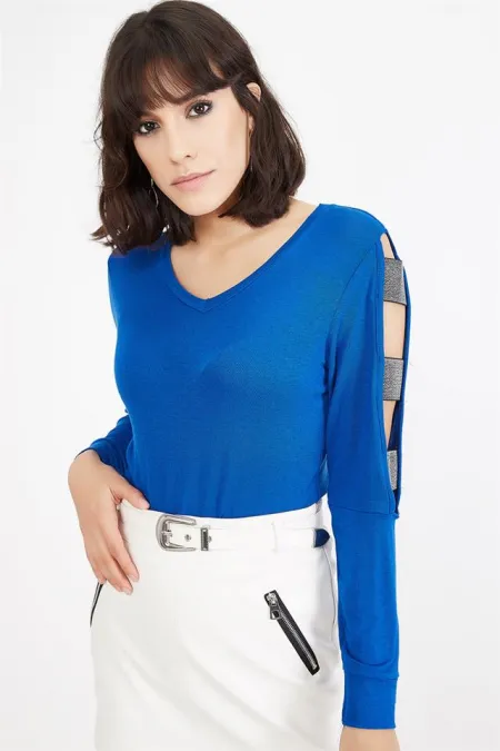 Kadın Mavi Kolları Parlak Bantlı Dekolteli Bluz Kadın Mavi Kolları Parlak Bantlı Dekolteli Bluz