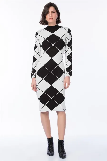 Kadın Beyaz Baklava Desenli Triko Elbise Kadın Beyaz Baklava Desenli Triko Elbise