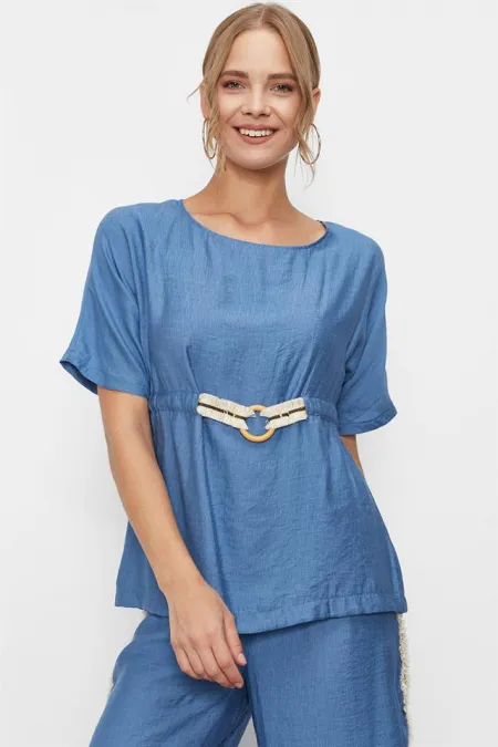 Kadın Mavi Parlak Şeritli Keten Bluz Kadın Mavi Parlak Şeritli Keten Bluz