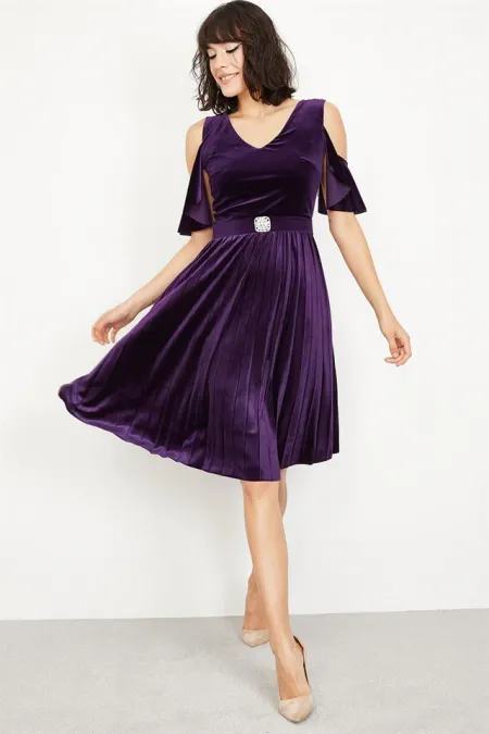 Kadın Mor Volanlı Piliseli Kadife Elbise Kadın Mor Volanlı Piliseli Kadife Elbise