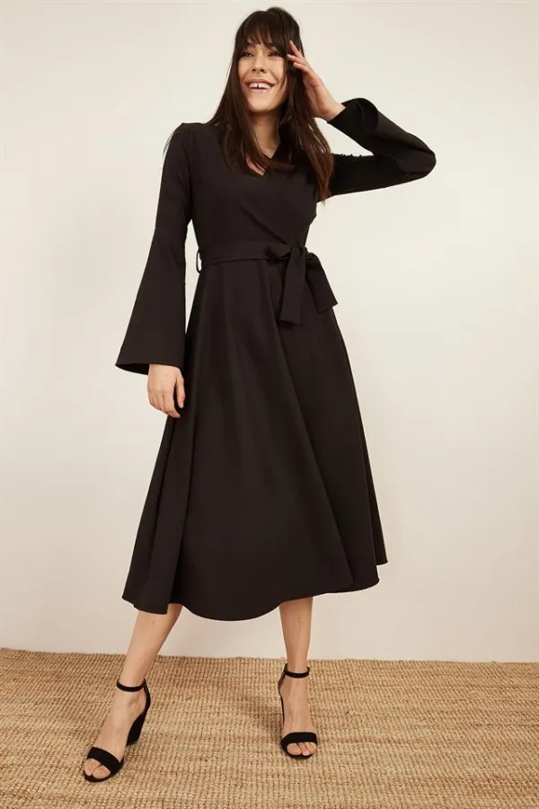 Kadın Siyah Volanlı Kruvaze Elbise Kadın Siyah Volanlı Kruvaze Elbise