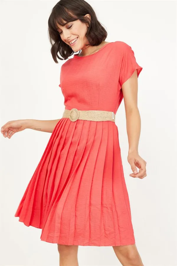 Kadın Mercan Piliseli Keten Elbise Kadın Mercan Piliseli Keten Elbise