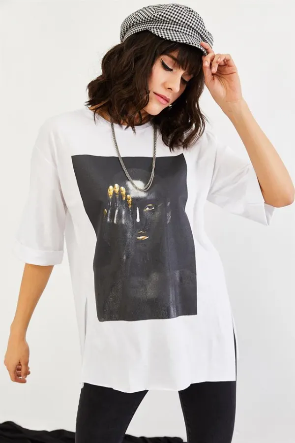 Kadın Beyaz Yüz Baskılı T-Shirt Kadın Beyaz Yüz Baskılı T-Shirt