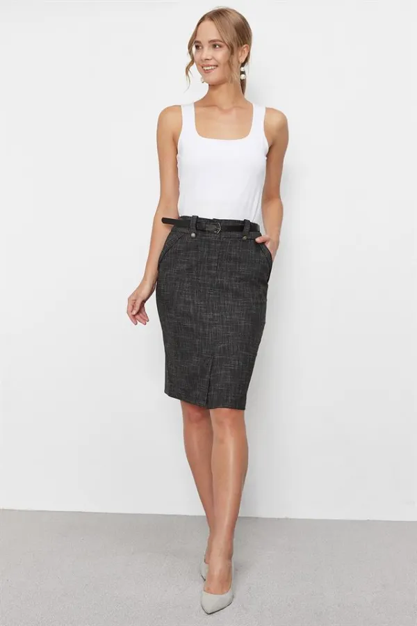 Kadın Siyah Kemerli Desenli Kısa Etek Kadın Siyah Kemerli Desenli Kısa Etek