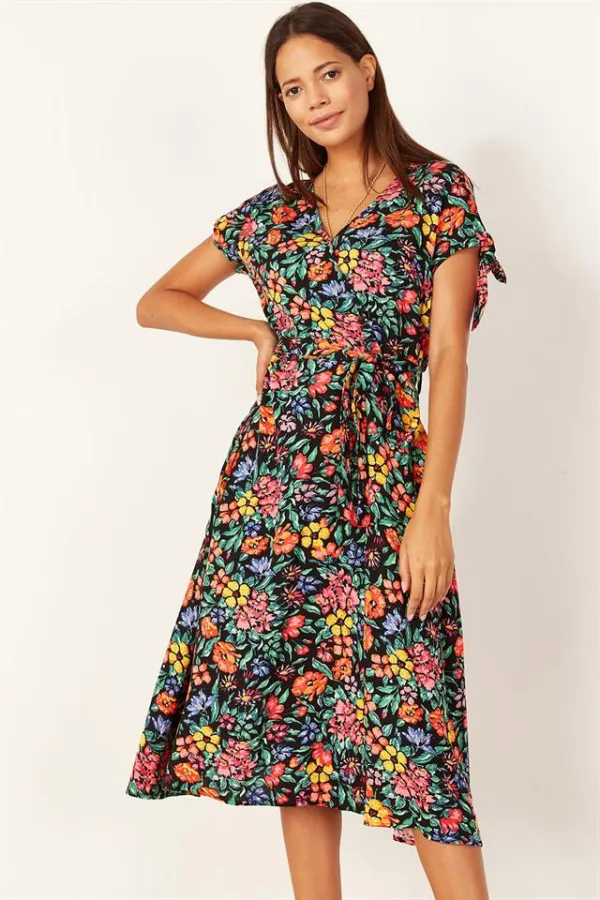 Kadın Siyah Kısakol Desenli Midi Boy Elbise Kadın Siyah Kısakol Desenli Midi Boy Elbise