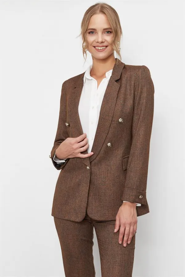 Kadın Kahverengi Düğme Detaylı Desenli Ceket Kadın Kahverengi Düğme Detaylı Desenli Ceket