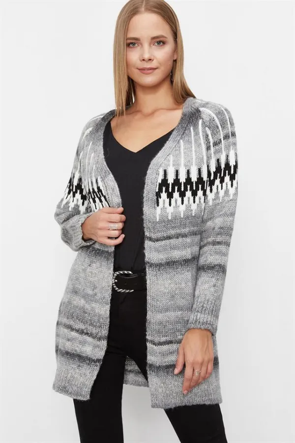 Kadın Gri Desenli Triko Hırka Kadın Gri Desenli Triko Hırka