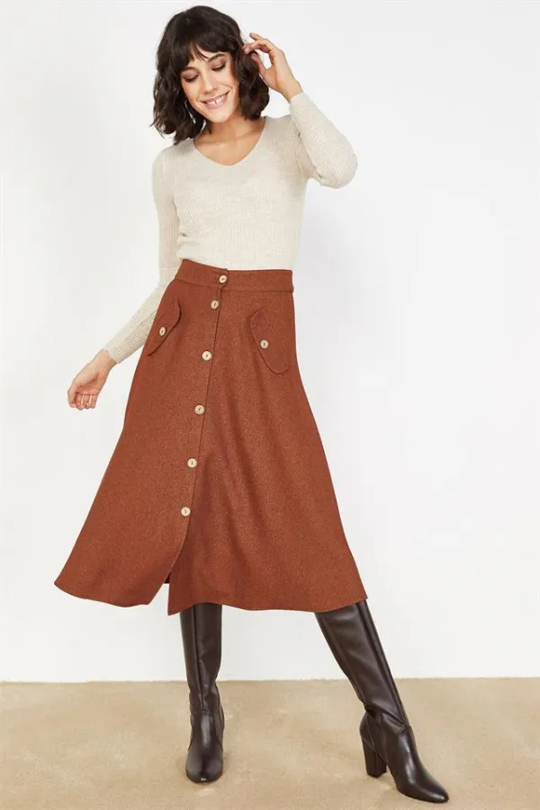 Kadın Taba Düğmeli Midi Boy Kloş Etek Kadın Taba Düğmeli Midi Boy Kloş Etek