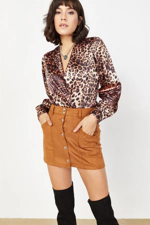 Kadın Siyah Leopar Desenli Çıtçıtlı Bluz Kadın Siyah Leopar Desenli Çıtçıtlı Bluz