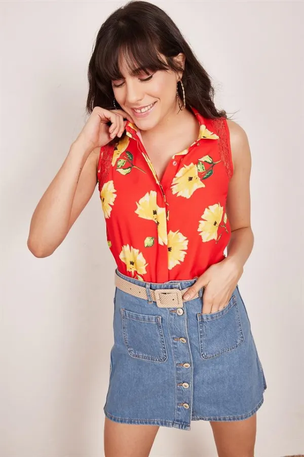 Kadın Kırmızı Dantel Detaylı Desenli Gömlek Kadın Kırmızı Dantel Detaylı Desenli Gömlek