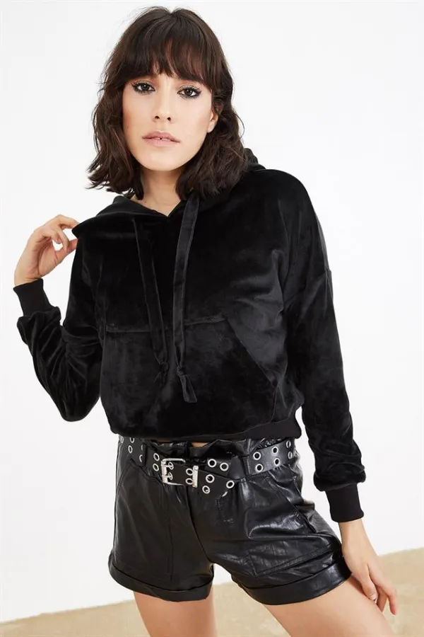 Kadın Siyah Kapüşonlu Kadife Sweatshirt Kadın Siyah Kapüşonlu Kadife Sweatshirt